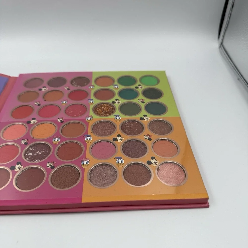 Bronze Girl Disney 40 Color Eyeshadow Palette BZ-12 Mickey Minnie